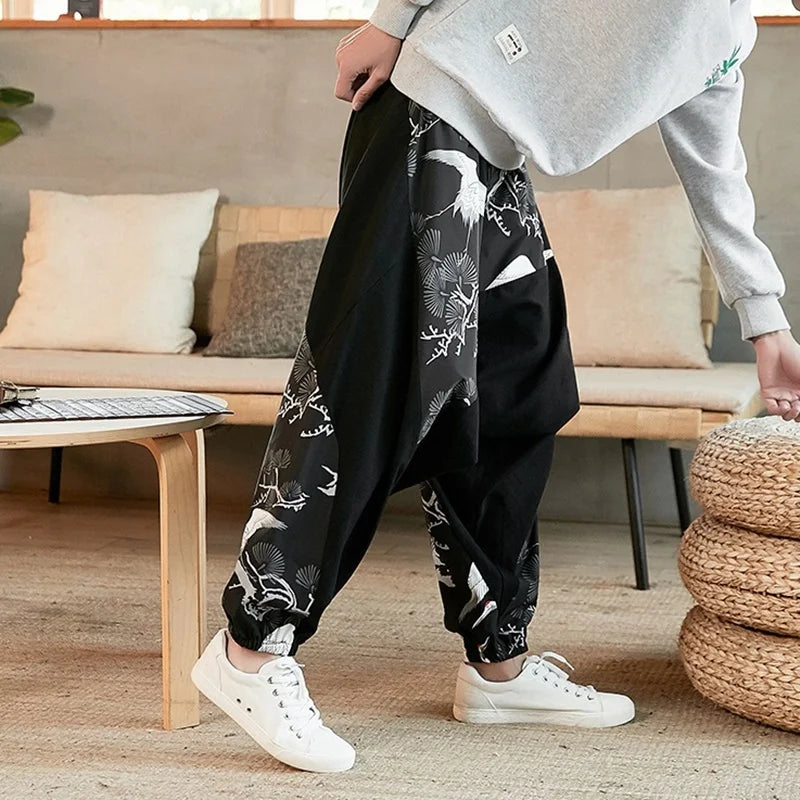 man-wearing-wide-japanese-pants