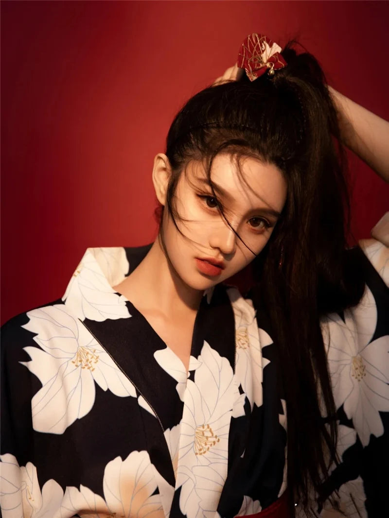 woman with a womens black kimono