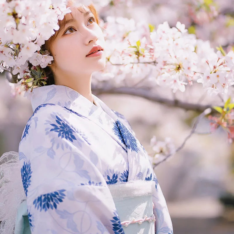 woman wearing kimono blue and white