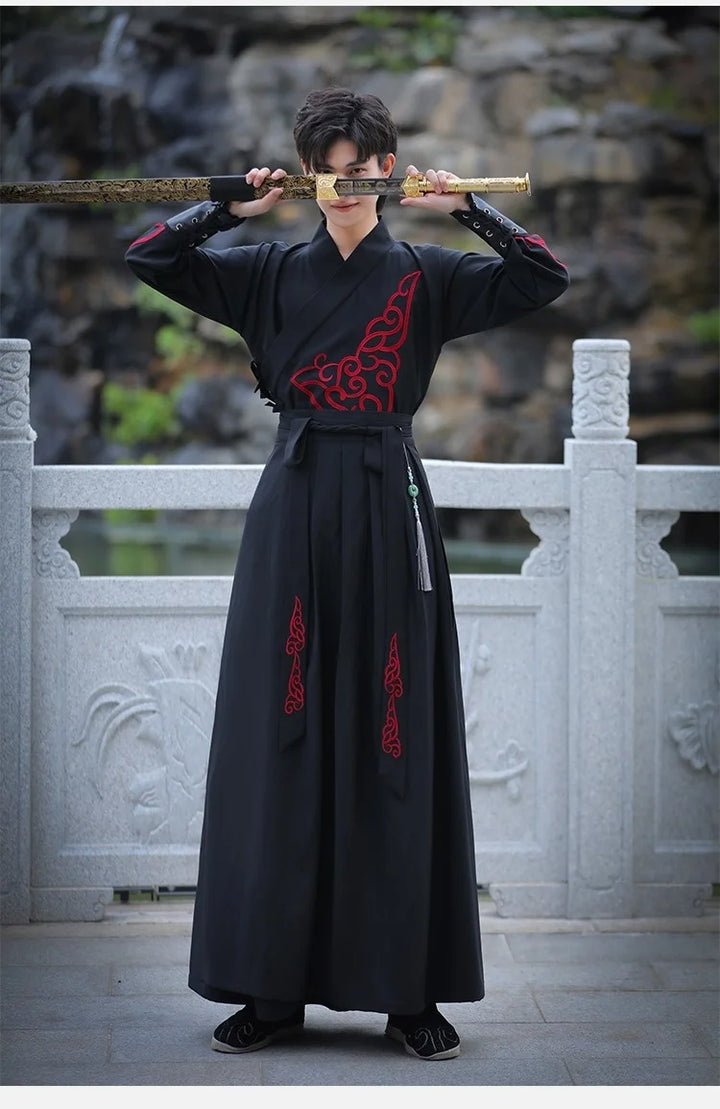 man wearing japanese black hanfu