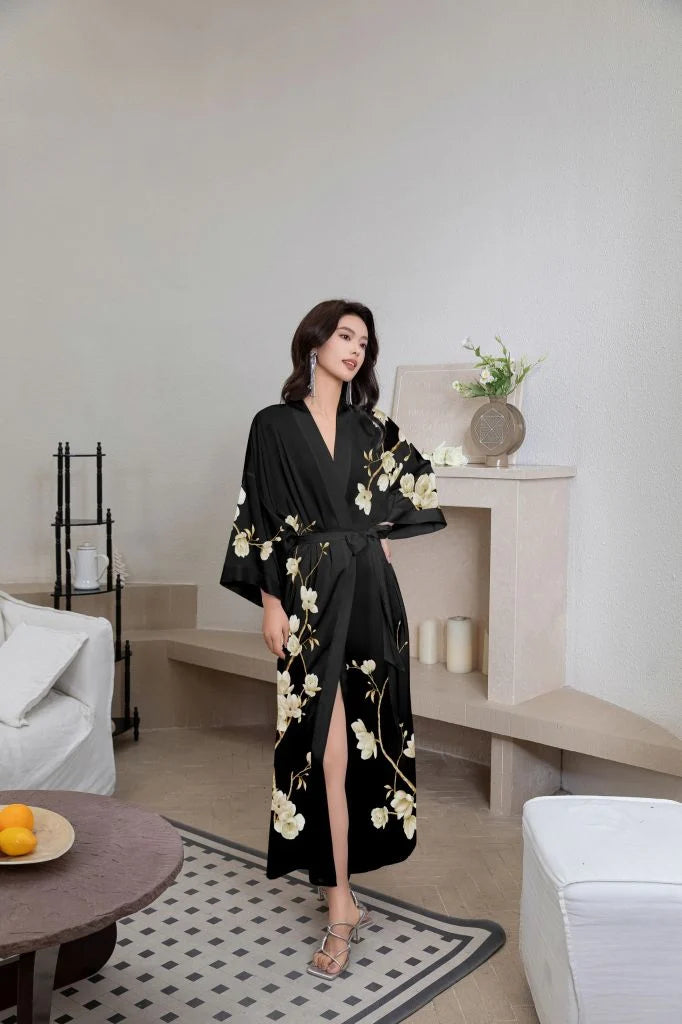 black jpanese night gown